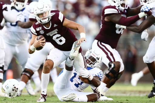 DEANDRE SQUARE.

Kentucky falls to Mississippi State, 28-13.

Photo by Elliott Hess | UK Athletics