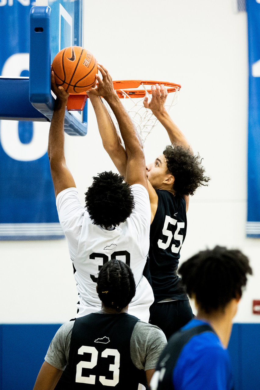 Olivier Sarr. Lance Ware.

Menâ??s basketball practice. 

Photo by Chet White | UK Athletics
