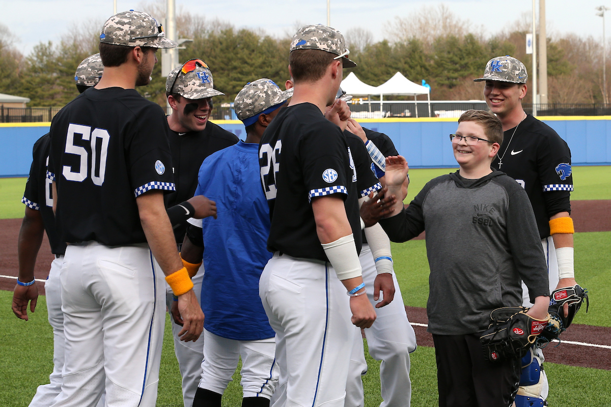 First Pitch. 

UK falls to Georgia 7-3.


Photo By Barry Westerman | UK Athletics
