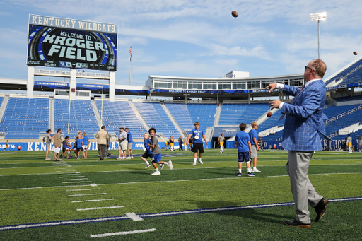 Mark Stoops

Kentucky beat Toledo 38-24.


Photo By Barry Westerman | UK Athletics