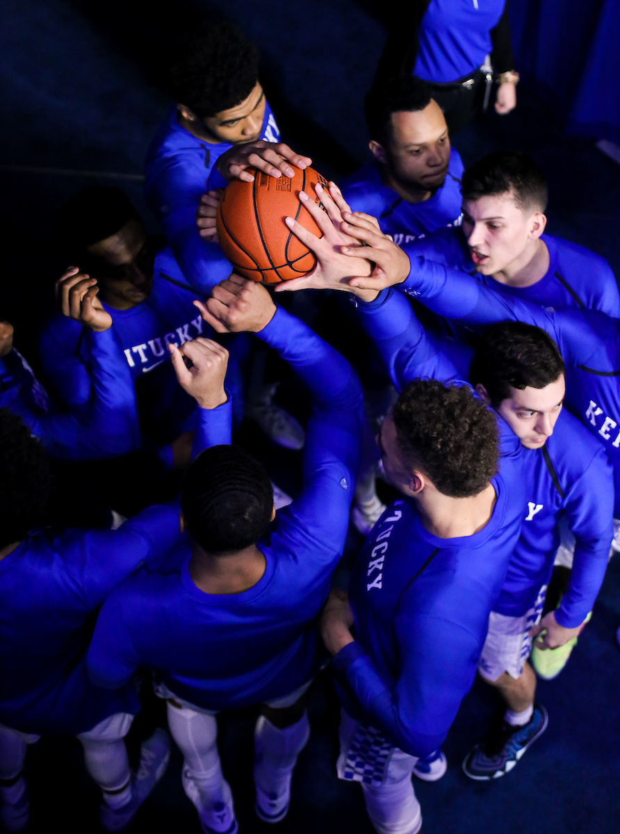 Team.

Kentucky beat Utah 88-61 on Saturday, December 15, 2018, in Lexington's Rupp Arena.

Photo by Maddie Baker | UK Athletics