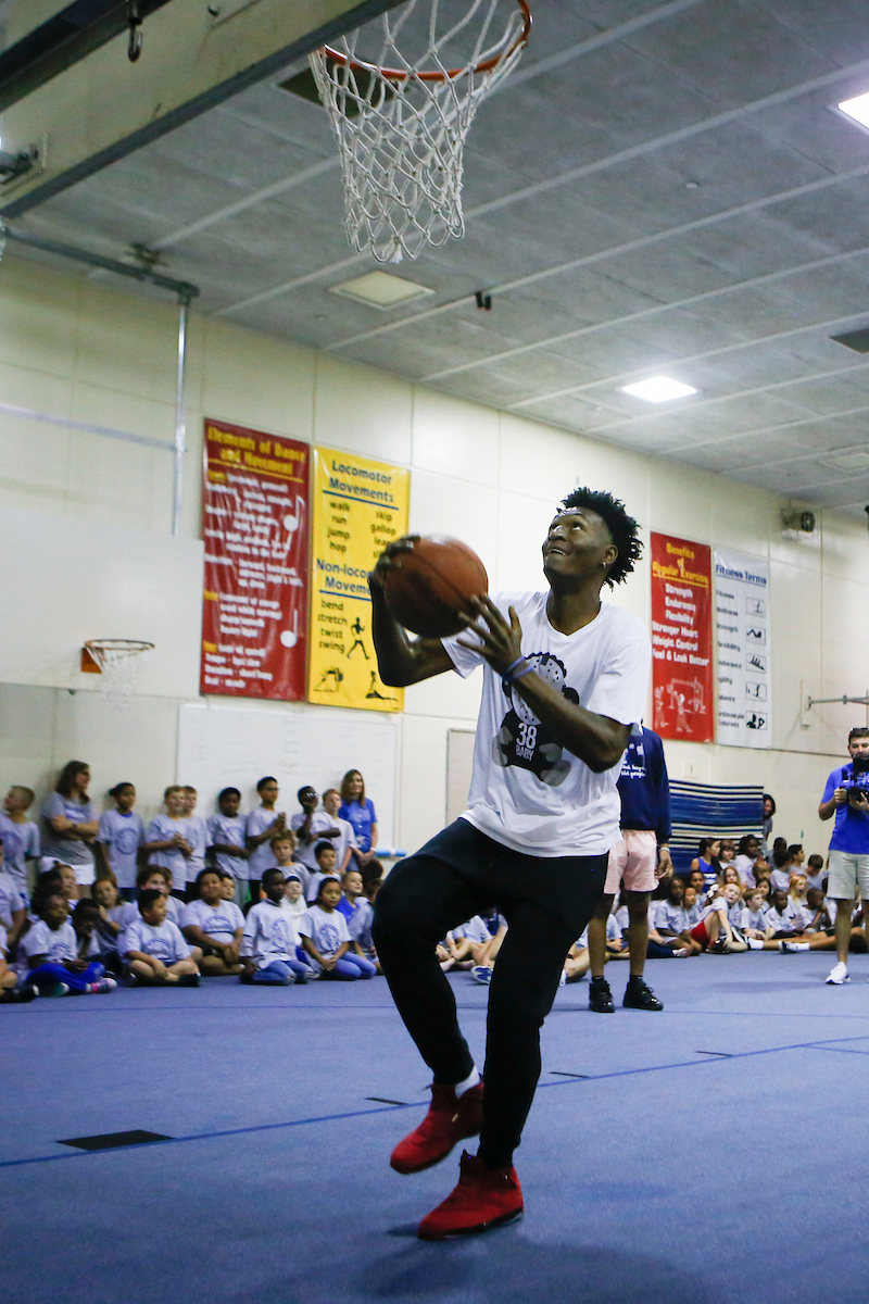 Immanuel Quickley

Men's Basketball team delivers food to God’s Pantry at Picadome Elementary. 

Photo by Hannah Phillips | UK Athletics