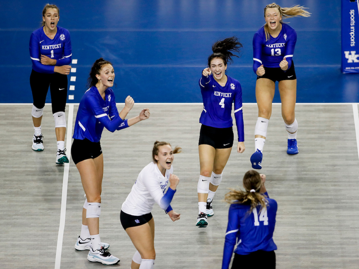 Maddie Berezowitz. Sophie Fischer. Erin Lamb. Emma Grome. Eleanor Beavin. Bella Bell.

UK Volleyball Blue-White Scrimmage.

Photos by Chet White | UK Athletics