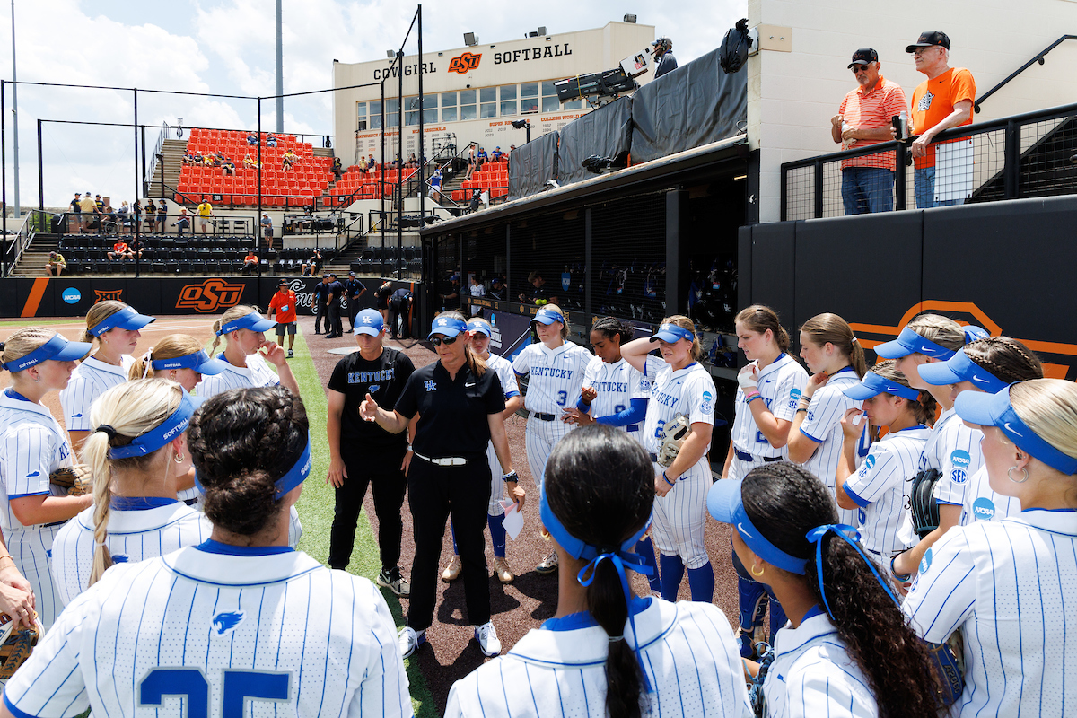 WCWS Pitcher Sarah Haendiges Transfers to Kentucky Softball