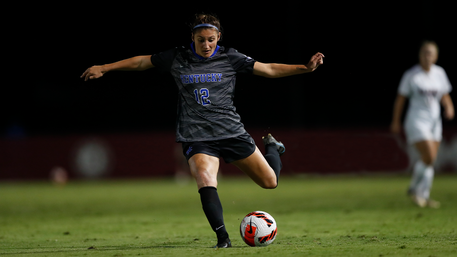 Kentucky Falls at No. 12 Tennessee, 2-0, in Season Finale