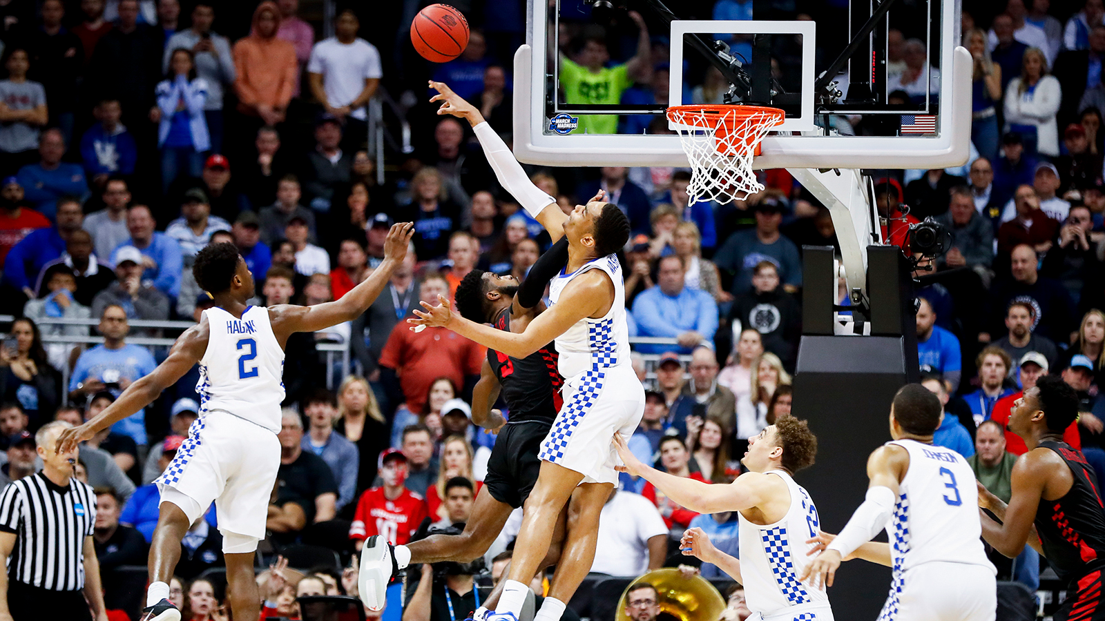 Washington Wills Cats to Sweet 16 Win