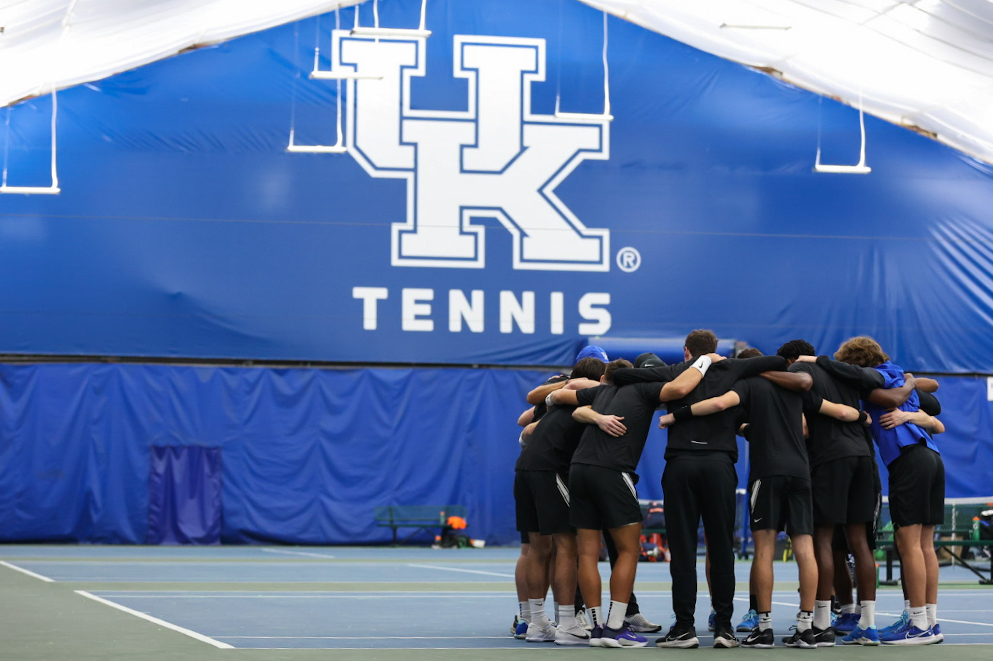 No. 4 Kentucky takes down Illinois, 4-1