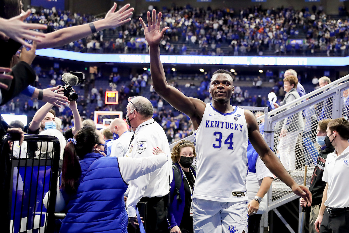 Oscar Tshiebwe. Fans.

Kentucky beat Florida 78-57.

Photos by Chet White | UK Athletics