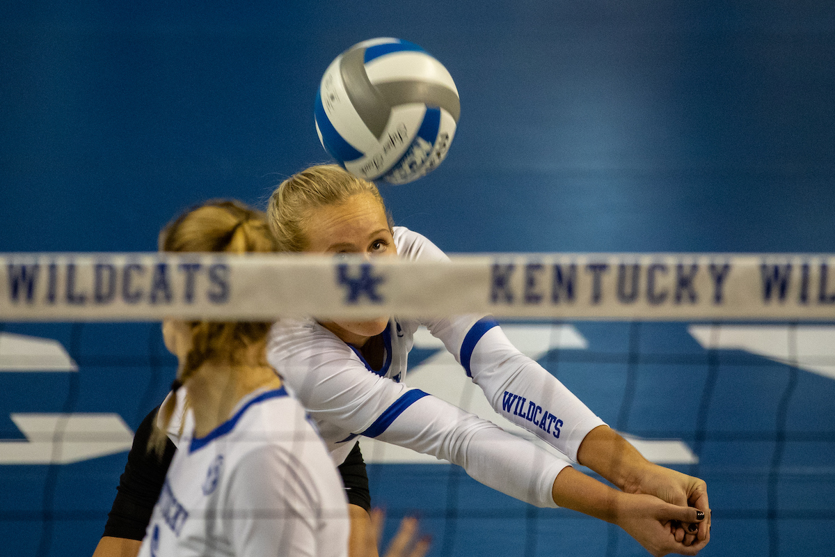 UK volleyball defeats Alabama 3-0 at Memorial Coliseum on , Sunday Nov. 11, 2018  in Lexington, Ky. Photo by Mark Mahan