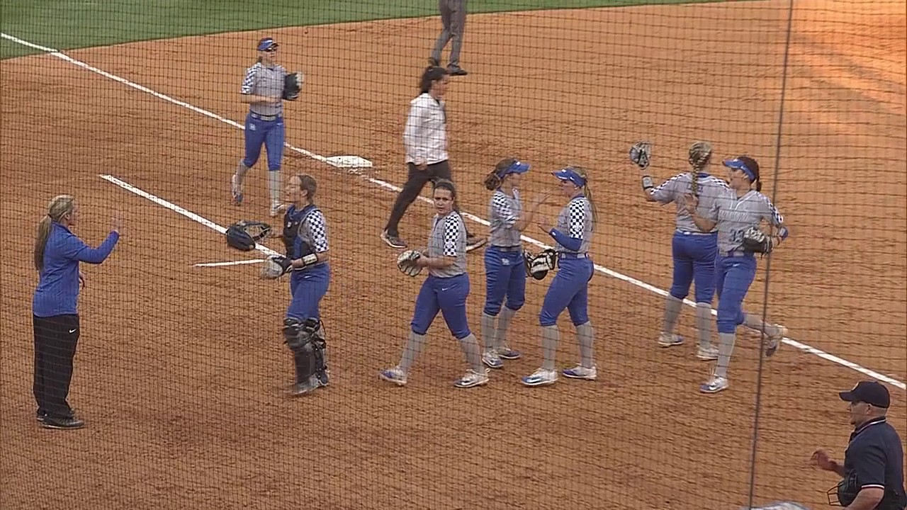 SB: Kentucky 2, Arkansas 1