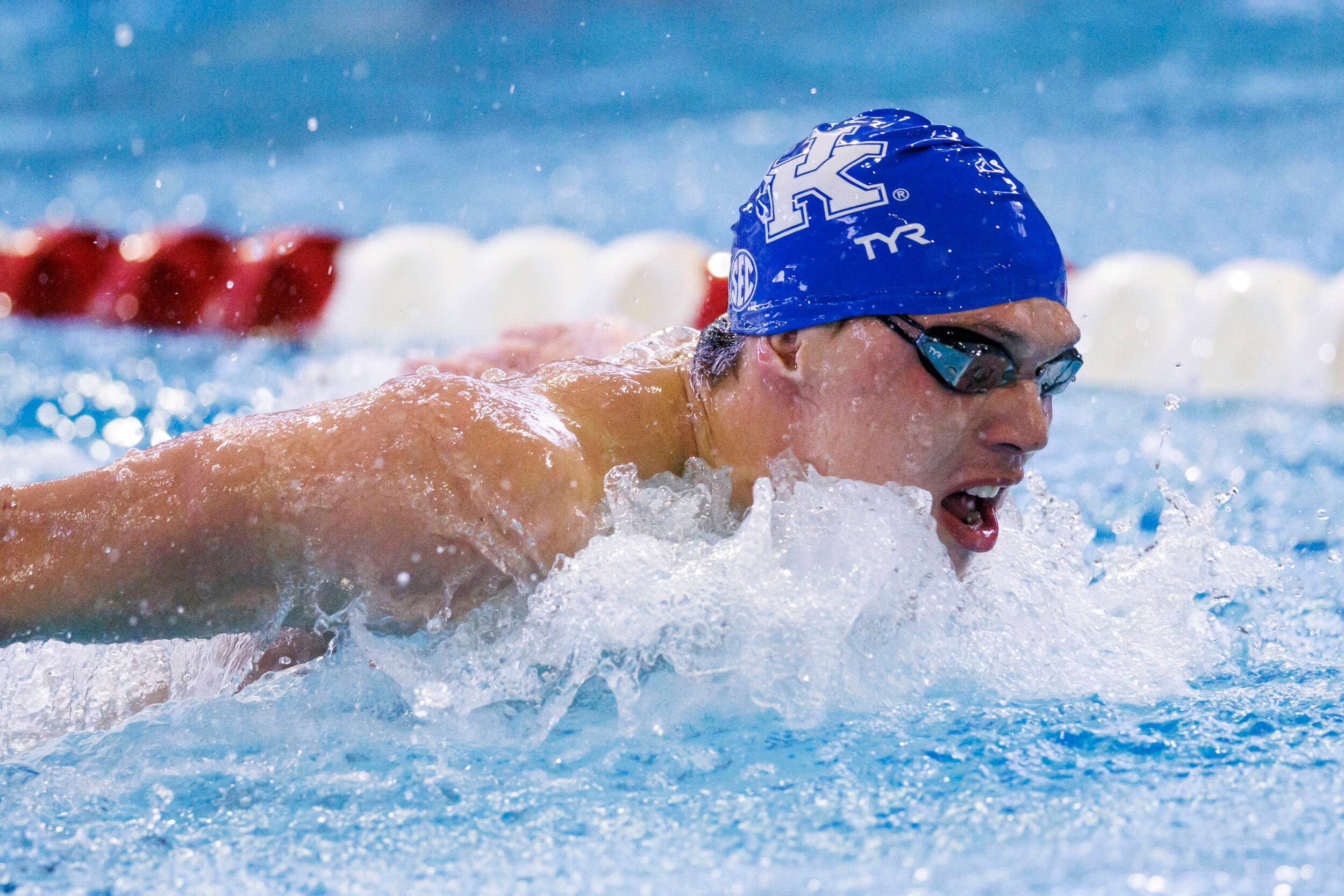 Kentucky Dominates Cincinnati in Saturday Dual Meet