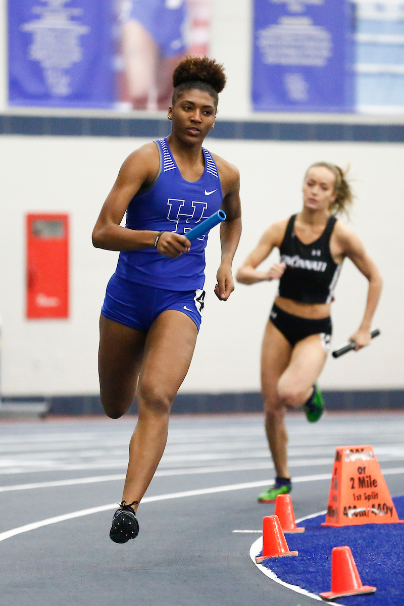 Jingle Bells Open.

Photo by Isaac Janssen | UK Athletics