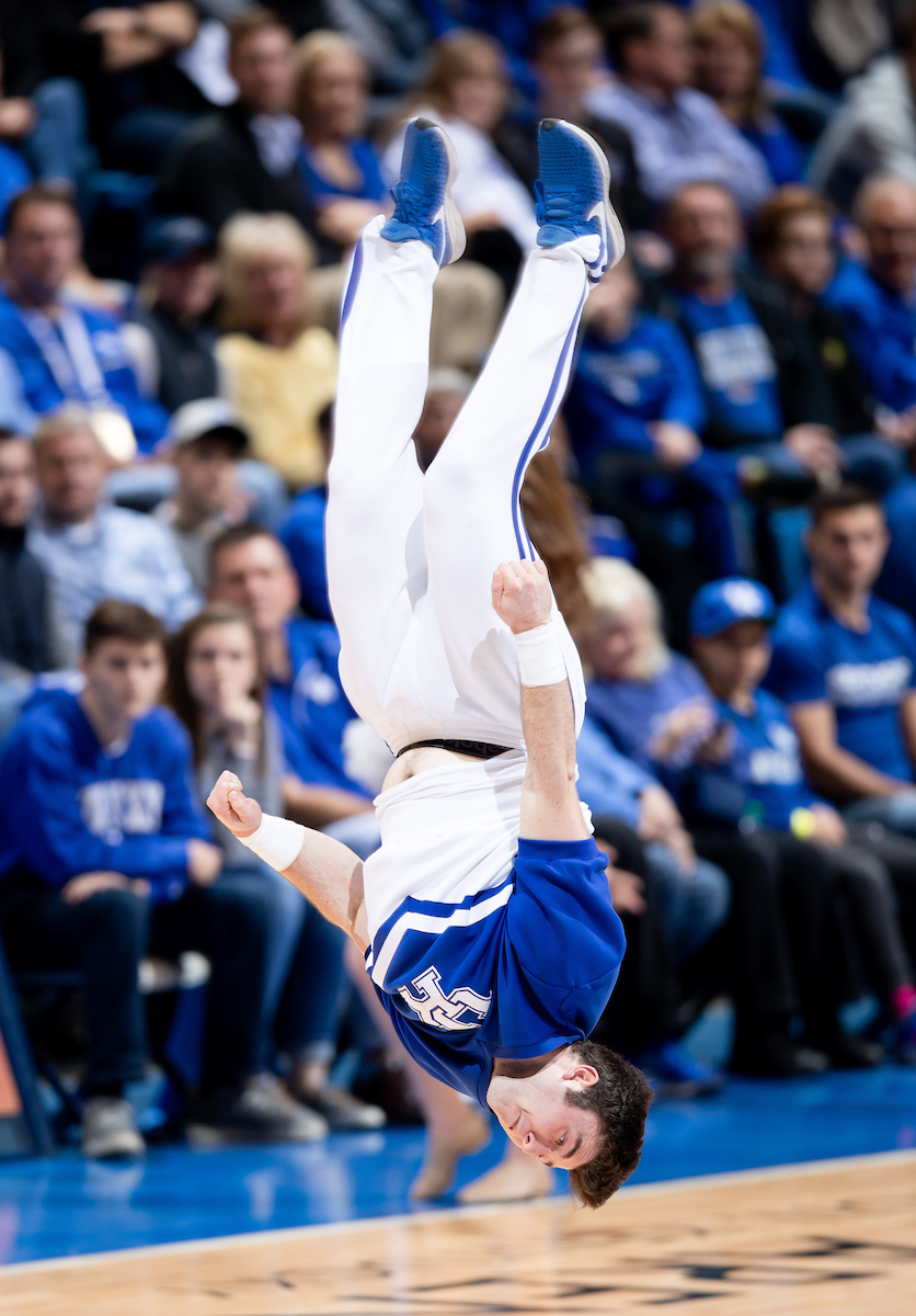 Cheerleader.

Kentucky beat Tennessee State, 77-62.


Photo by Elliott Hess | UK Athletics