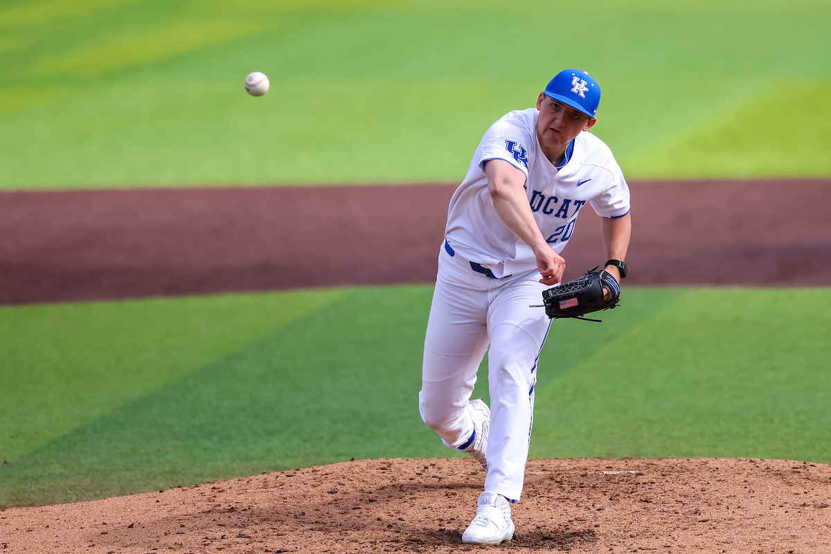 Mason Moore Sparkles, No. 25 Kentucky Defeats Kennesaw State, 5-2