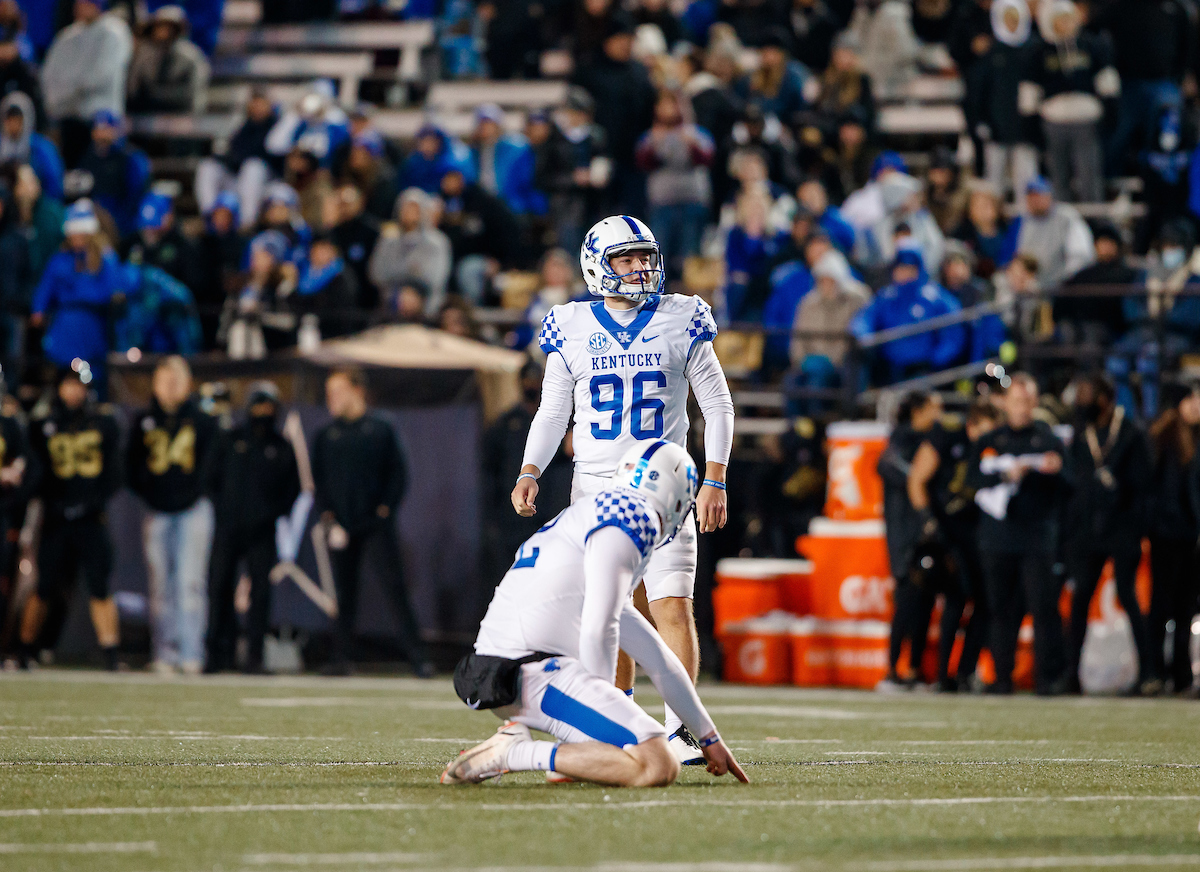 Matt Ruffolo

Kentucky beats Vandy, 34-17.

Photo by Jacob Noger | UK Athletics