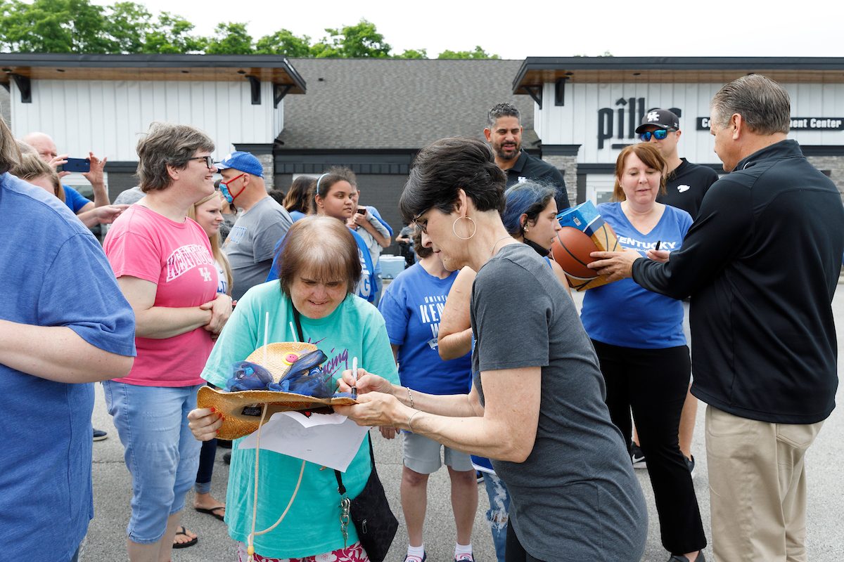 Coach John Calipari. Ellen Calipari.

Some of the Kentucky men's basketball team visited the Pillar Community Engagement Center on Tuesday in Crestwood, Kentucky.

Photo by Elliott Hess | UK Athletics