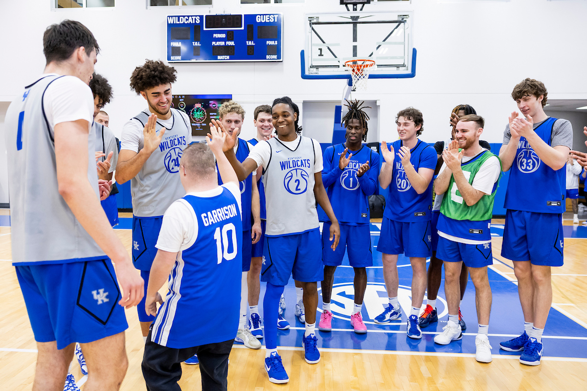 Men's Basketball Practice Photo Gallery (Nov. 16)