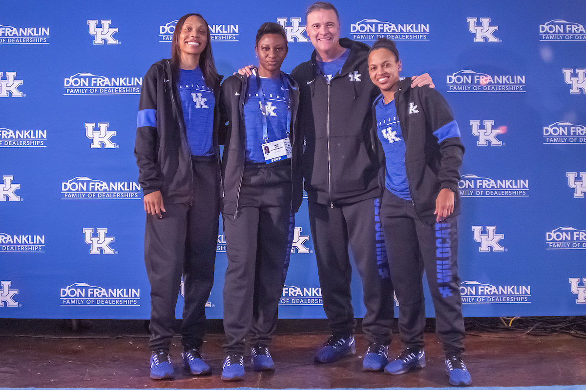 Kyra Elzy. Niya Butts. Matthew Mitchell. Amber Smith.

2019 Big Blue Madness

Photo by Grant Lee | UK Athletics