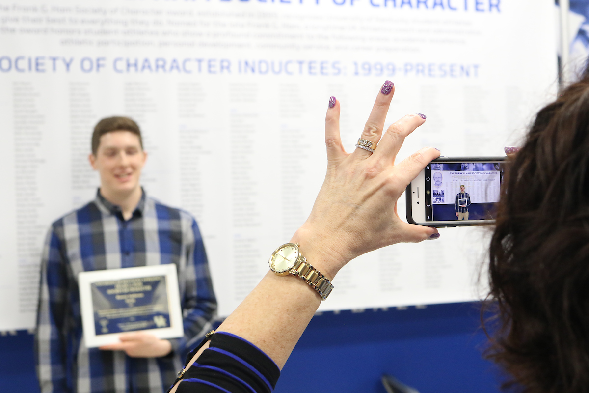 Bowen Anderson.

Frank G. Hamm Society of Character 2018.

Photo by Quinn Foster I UK Athletics