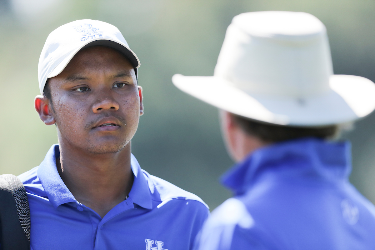 FADHLI SOETARSO.

Day one of the Louisville Cardinal Challenge.


Photo by Elliott Hess | UK Athletics