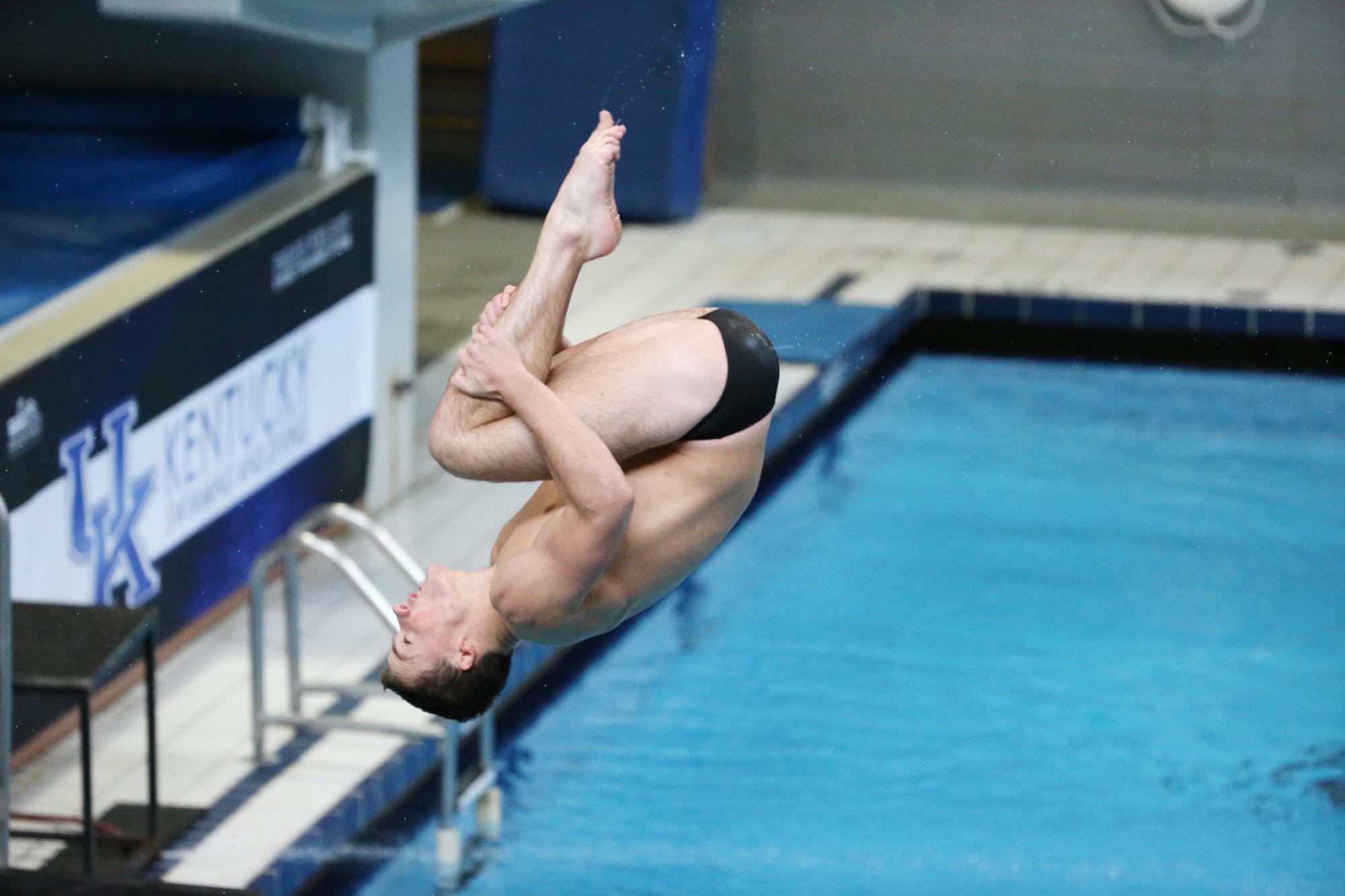 Knight, Masterton Fill NCAA Spots in First Day of Zone Championships