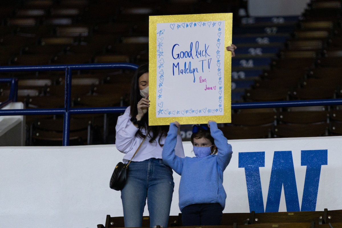 Fans.

Cheer & Dance Nationals Sendoff

Photo by Grant Lee | UK Athletics