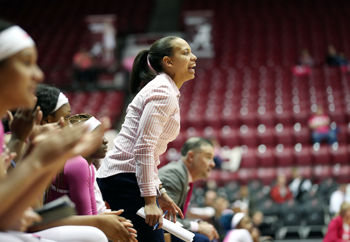 Amber Smith

The UK Women's Basketball team beat Alabama.
Photo by Britney Howard | UK Athletics
