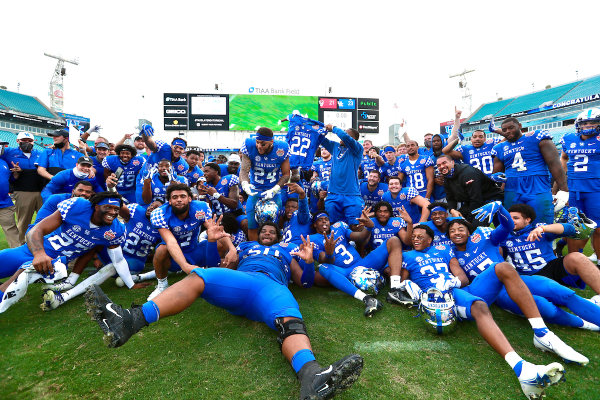 2021 Gator Bowl Champs

Kentucky beats NC State 23-21

Photo by Jacob Noger | UK Football