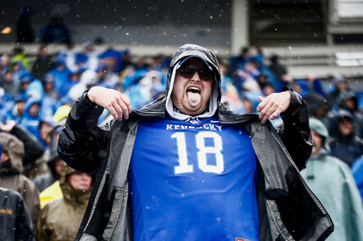 Fan.

UK beats UofL 45-13,

Photo by Grace Bradley | UK Athletics