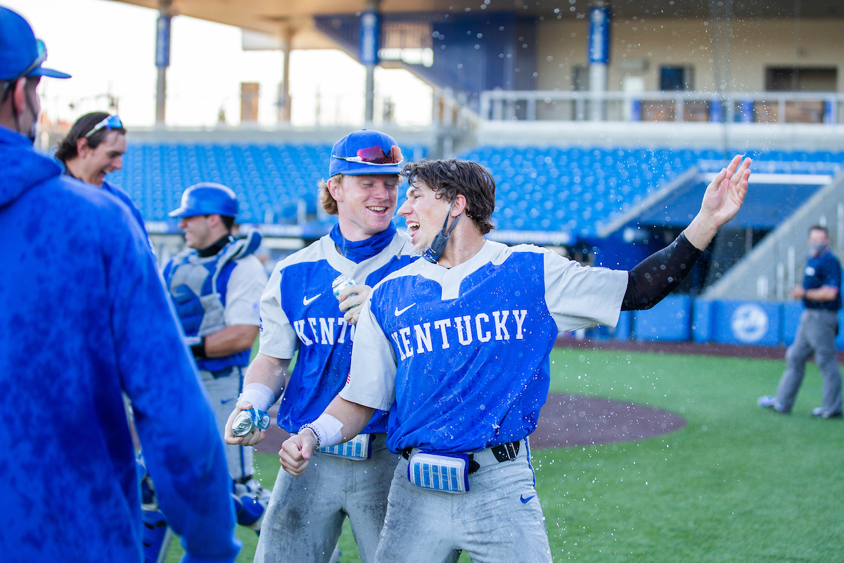 Fall Ball

2020 Fall Ball

Photo by Grant Lee | UK Athletics