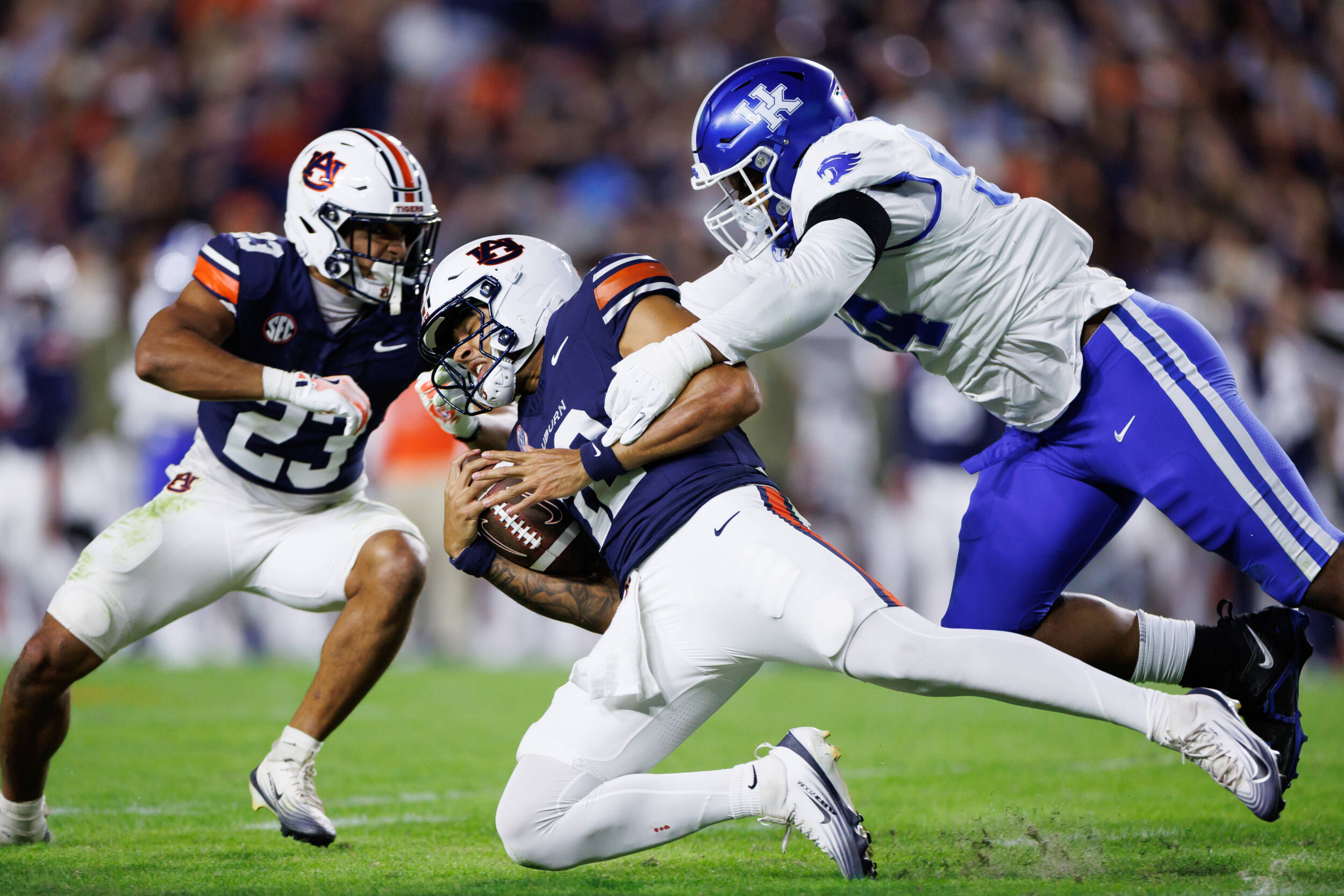 Highlights: Kentucky 10, Auburn 3