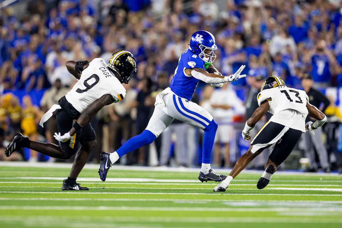 Kentucky Offense Preparing for Road Test at Ole Miss