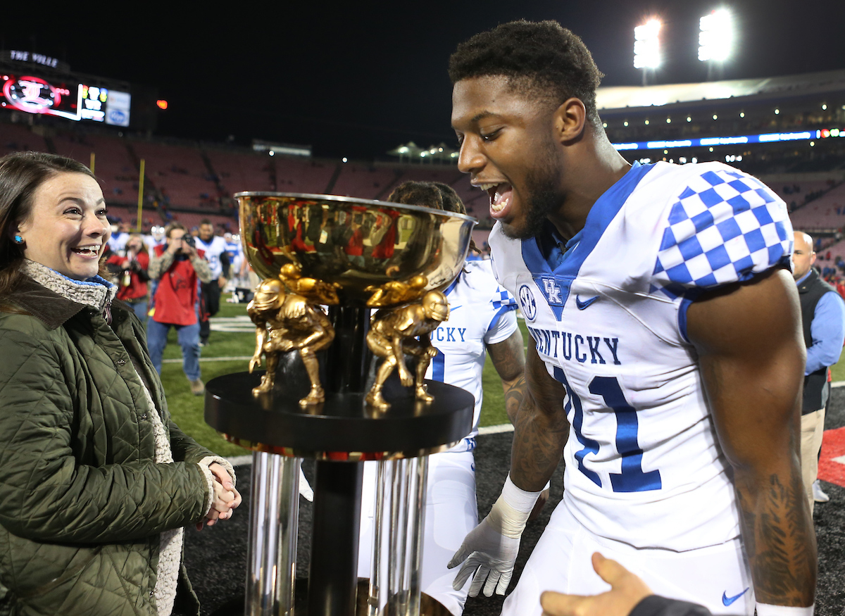 Josh Allen

Kentucky Football beats Louisville at Cardinal Stadium 56-10.


Photo By Barry Westerman | UK Athletics