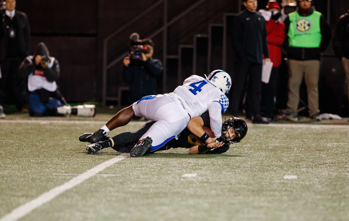Josh Paschal

Kentucky beats Vandy, 34-17.

Photo by Jacob Noger | UK Athletics