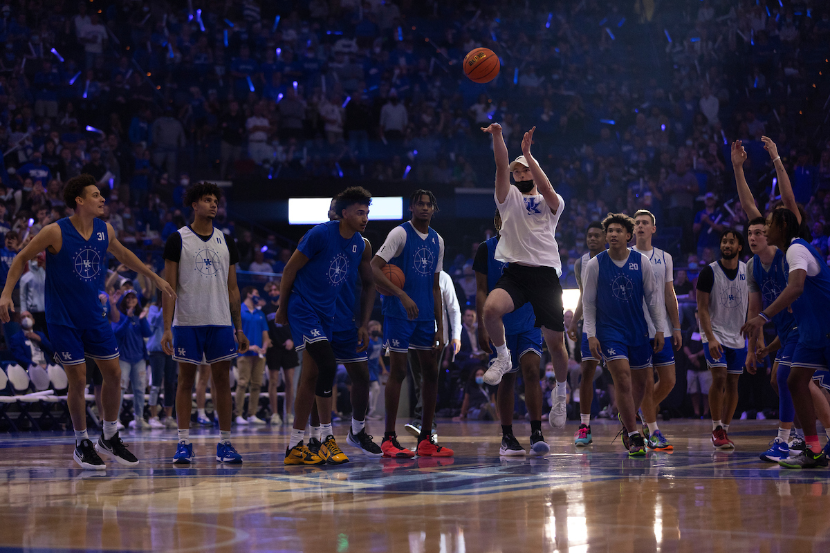 Fan.

Big Blue Madness.

Photo by Grant Lee | UK Athletics