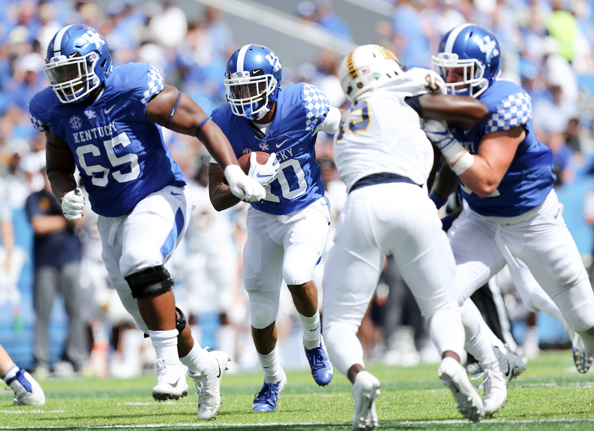 UK football beats Murray State 48-10.


Photo by Elliott Hess | UK Athletics