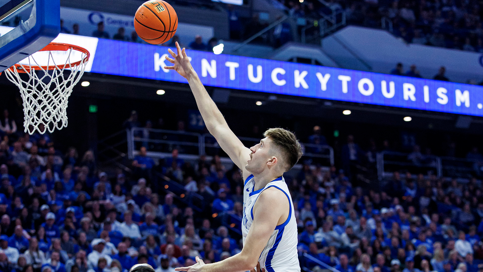 No. 14 Kentucky Rolls Past South Carolina on Saturday