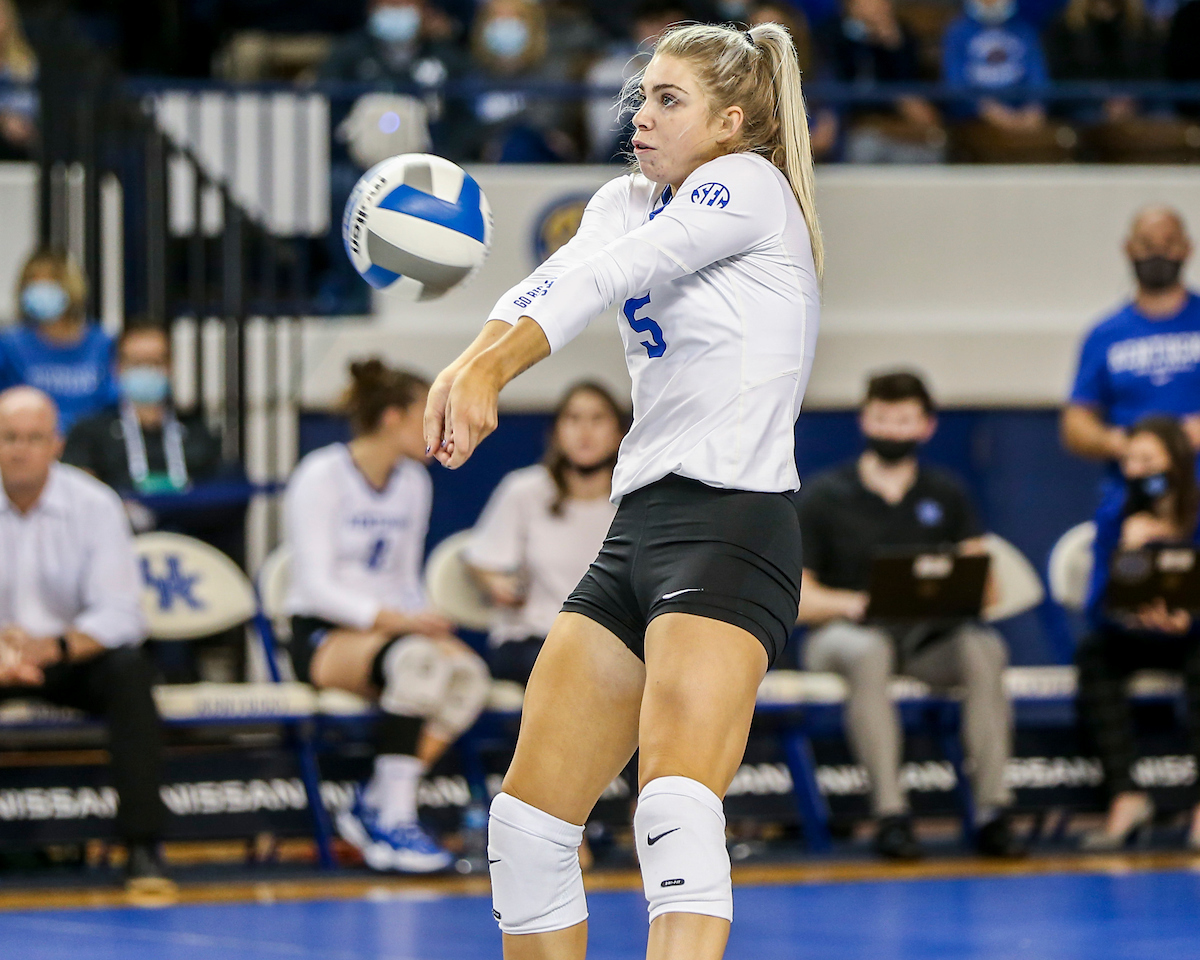 Lauren Tharp.

Kentucky sweeps Texas A&M 3 - 0.

Photo by Sarah Caputi | UK Athletics