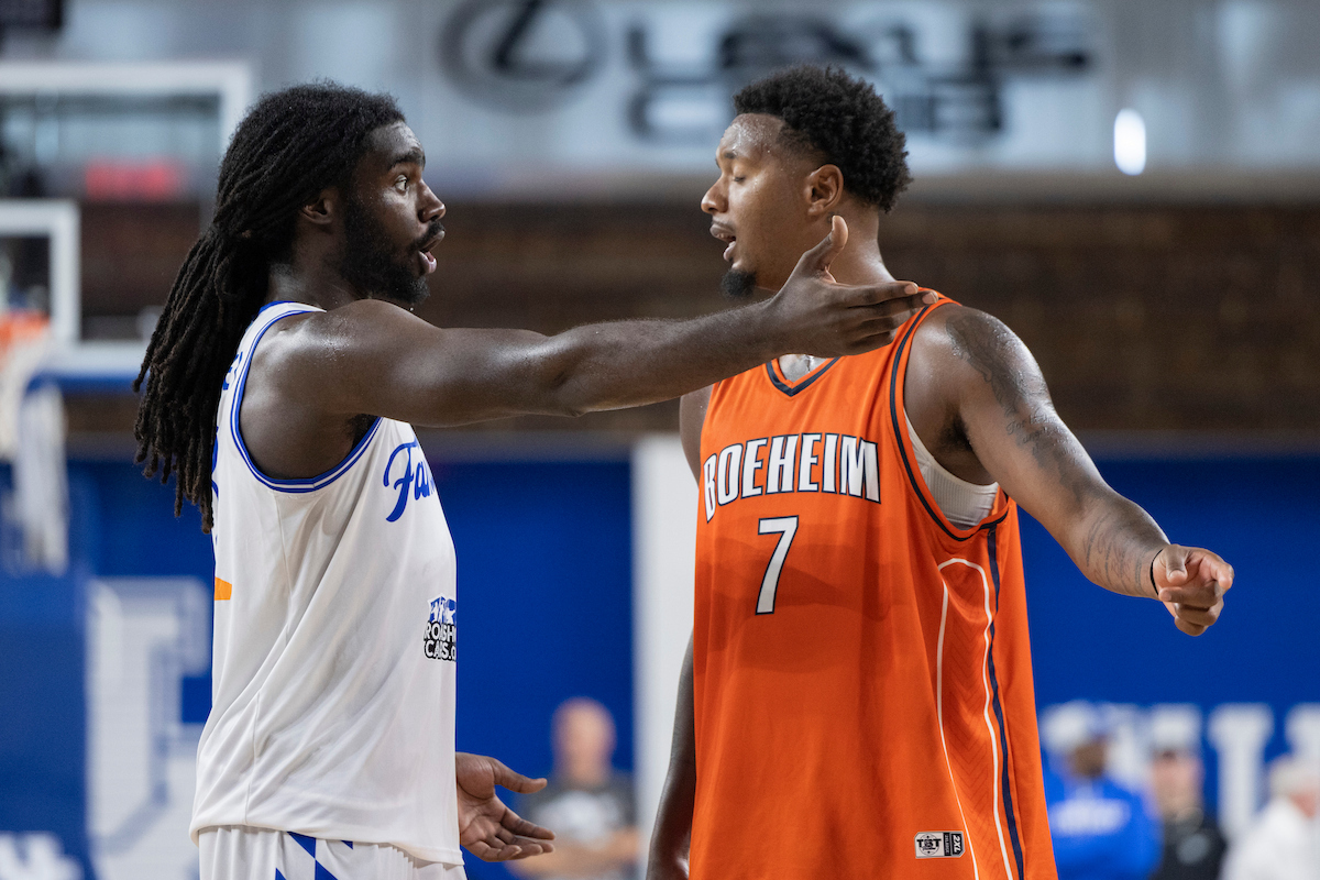 A picture of Kahlil Whitney pointing at an opponent