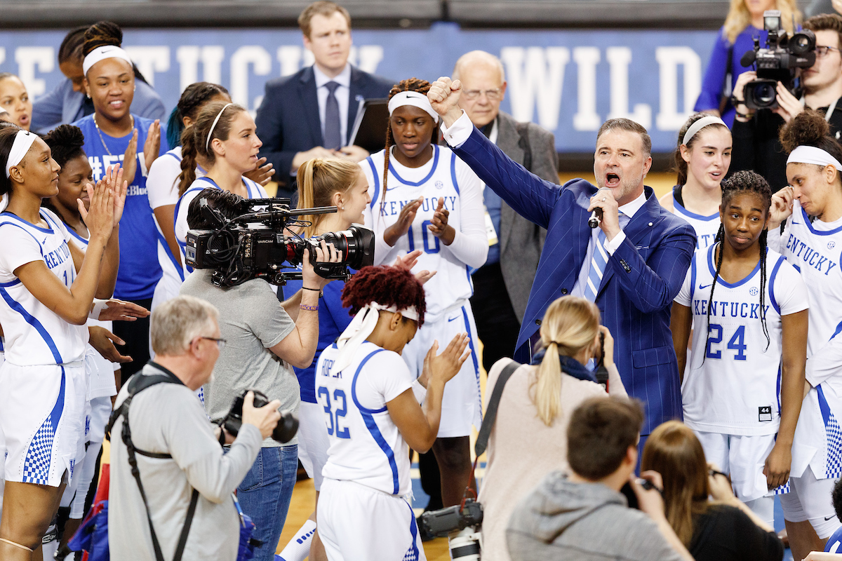 Coach Mitchell. Team.


The UK women?s basketball team beat LSU on senior day on Sunday, February 24, 2019.

Photo by Elliott Hess | UK Athletics