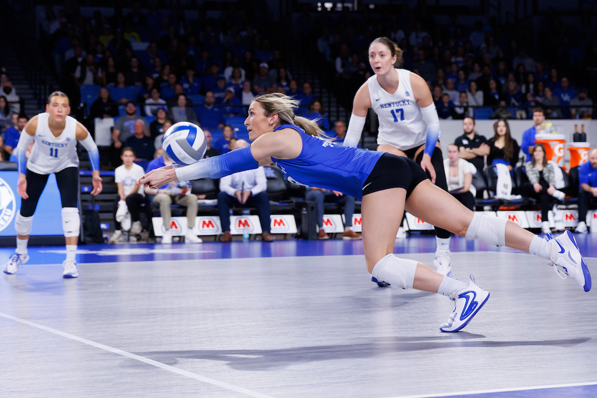 Team Effort Leads Kentucky Past Tennessee