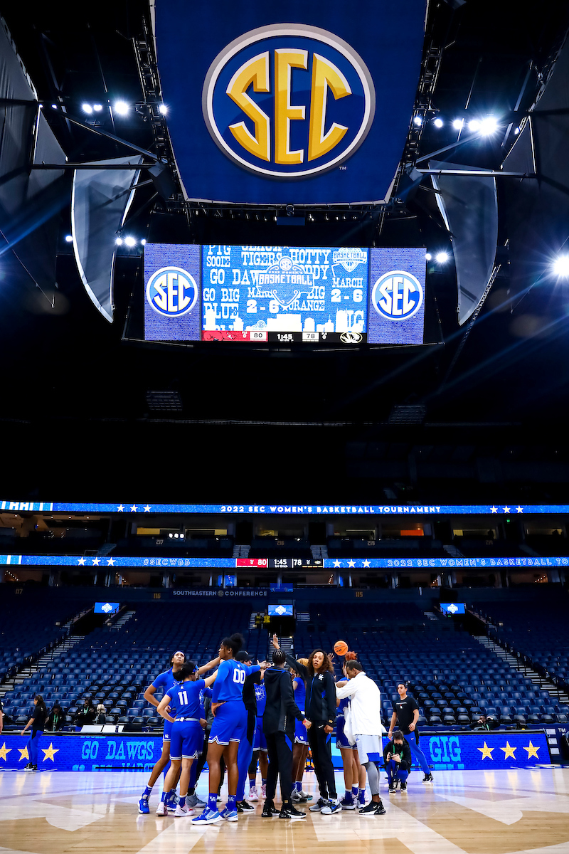 Huddle.

Kentucky shootaround day one for the SEC Tournament.

Photo by Eddie Justice | UK Athletics