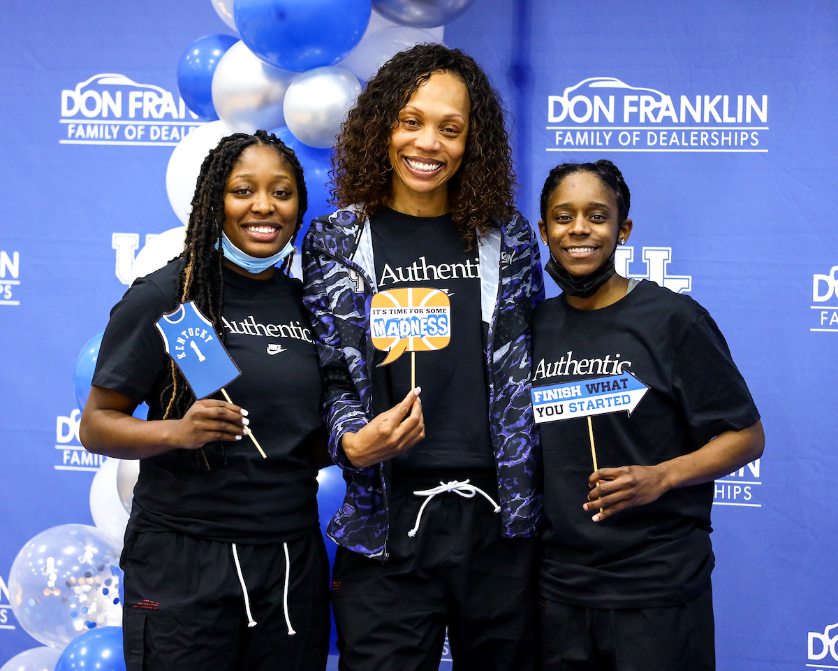 Seniors. 

2021 Selection Show. 

Photo by Eddie Justice | UK Athletics