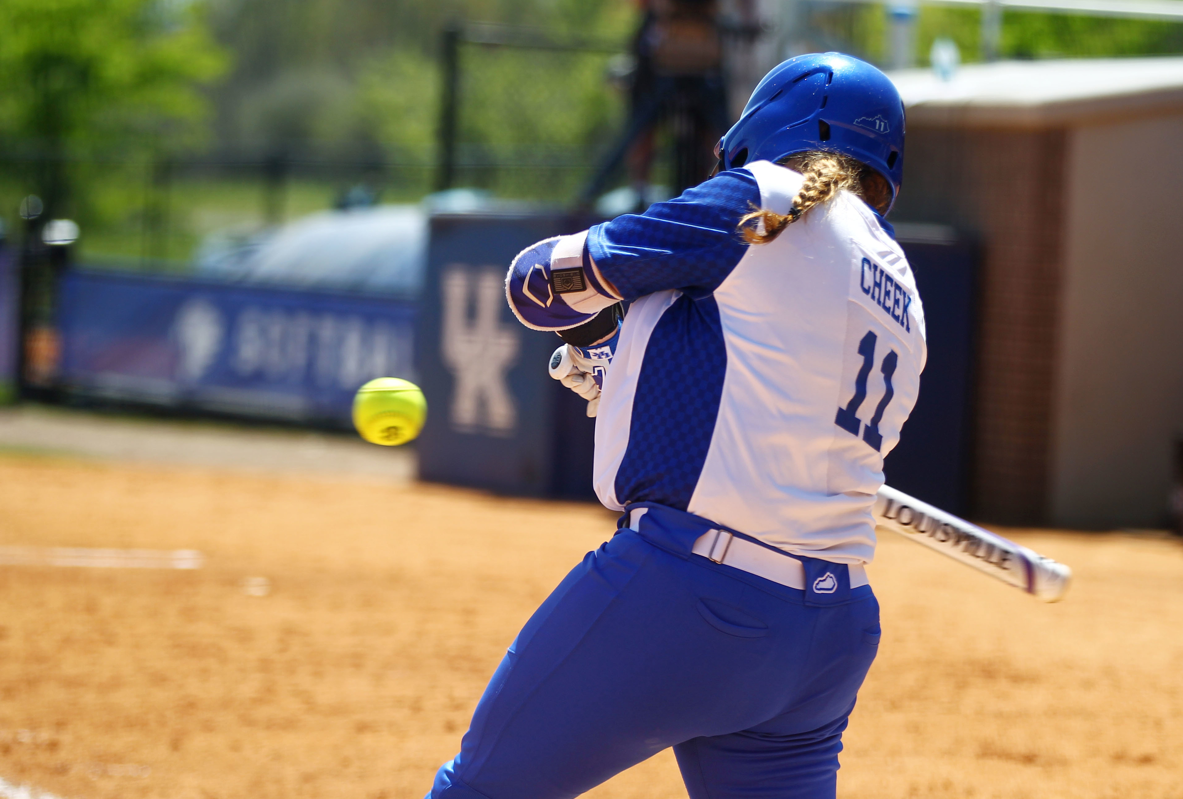 Cheek’s Sixth-Inning Blast Clinches Series for No. 12 Kentucky