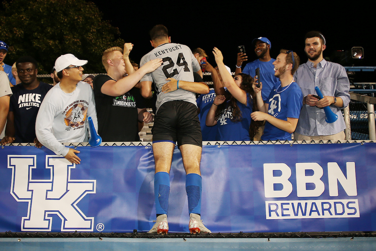 Enrique Facusse. Fans.

Kentucky beats Louisville 3-0.


Photo by Chet White | UK Athletics