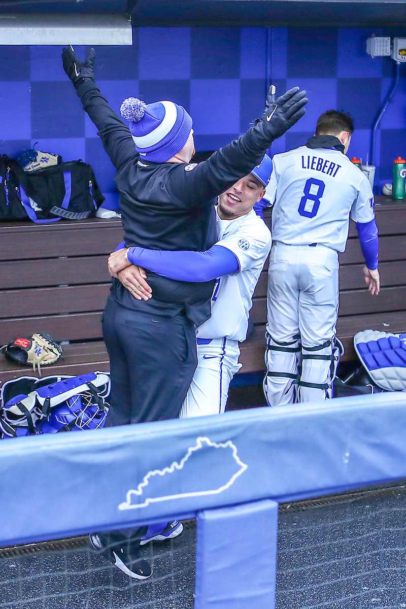 Trainer Josh Walker and Devin Burkes.

Kentucky defeats Western Michigan 14-3.

Photo by Sarah Caputi | UK Athletics