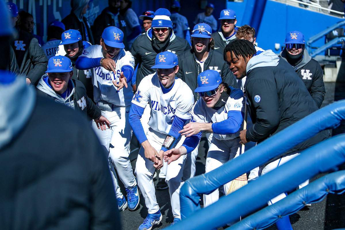 Devin Burkes, Sean Harney, Austin Strickland, Michael Dallas, Nolan McCarthy, and Oraj Anu.

Kentucky beats High Point 4-3.

Photo by Sarah Caputi | UK Athletics