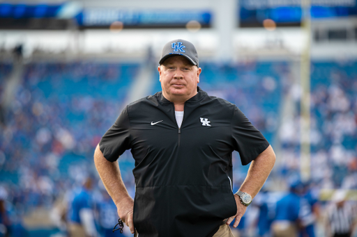 Kentucky beats Florida 20-13.

Photo by Jacob Noger | UK Athletics Coach Mark Stoops

Kentucky beats Florida 20-13.

Photo by Jacob Noger | UK Athletics