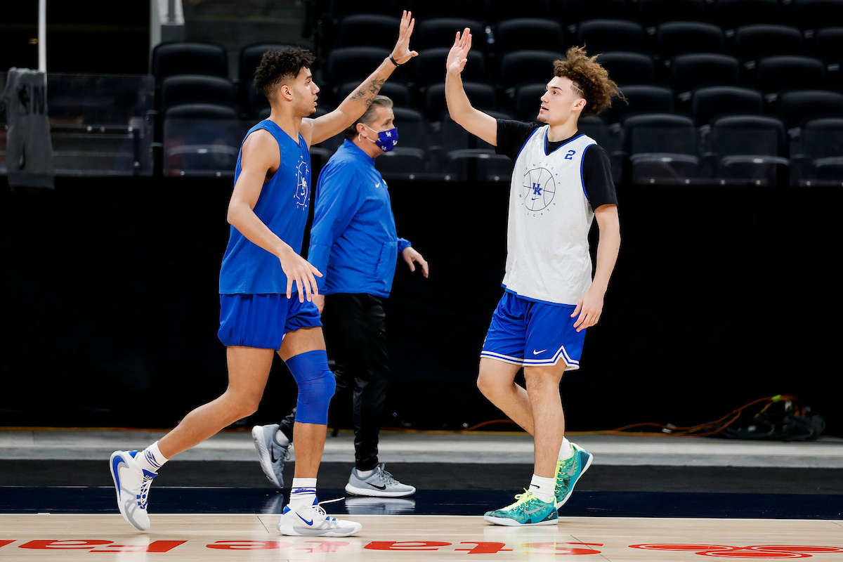 Dontaie Allen. Devin Askew. John Calipari.

Champions Classic shoot around.

Photo by Chet White | UK Athletics