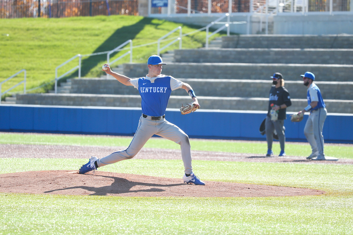 Zach Kammin

2020 Fall Ball

Photo by Grant Lee | UK Athletics